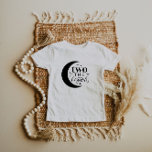 Camiseta De Bebé Dos El Segundo Cumpleaños De La Luna<br><div class="desc">Un diseño de camisetas "dos de la luna",  perfecto para el segundo cumpleaños de tu pequeña.</div>