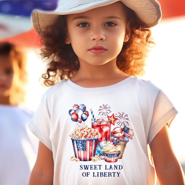Camiseta De Bebé Dulces patrióticos y fuegos artificiales 4 de juli (Patriotic Sweets & Fireworks 4th of July Toddler T-shirt)