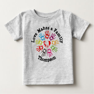 Camiseta De Bebé El amor hace a una familia - adopción Parenting