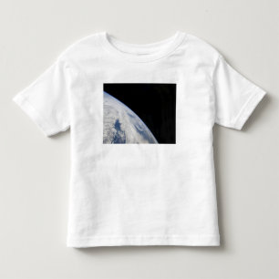 Camiseta De Bebé El horizonte y la negrura de la tierra del espacio
