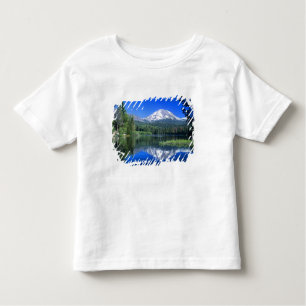 Camiseta De Bebé El monte Lassen se eleva sobre el lago Manzanita