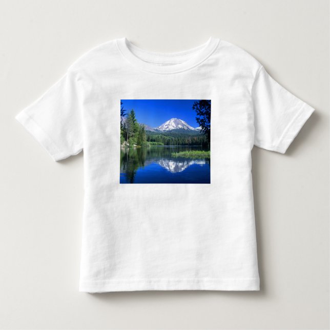 Camiseta De Bebé El monte Lassen se eleva sobre el lago Manzanita (Anverso)