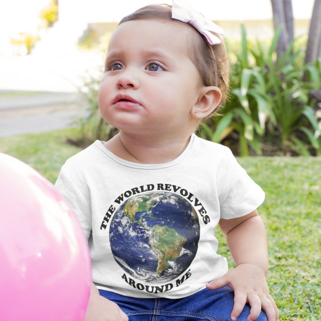 Camiseta De Bebé El mundo se retuerce a mi alrededor (The World Revolves Around Me Baby T-Shirt)