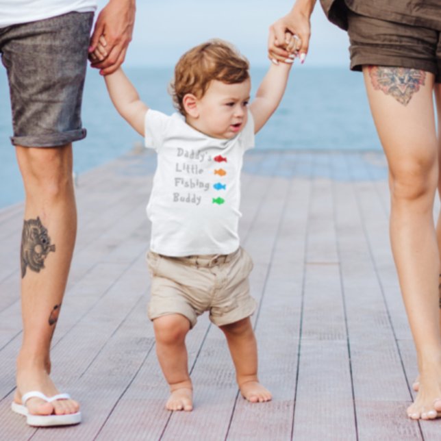 Camiseta De Bebé El pequeño amigo pescador de papá (Subido por el creador)