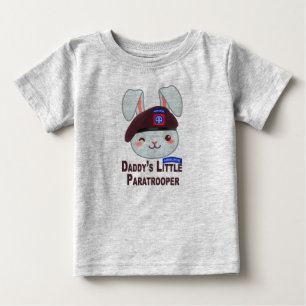 Camiseta De Bebé "El pequeño paracaidista de papá Bunny"