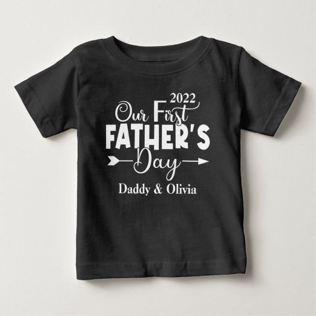 Camiseta De Bebé El primer día del padre negro (Anverso)