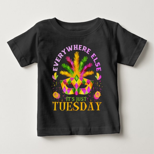CAMISETA DE BEBÉ EN CUALQUIER OTRO LUGAR ES SÓLO MARDI GRAS DIVERTI (Anverso)