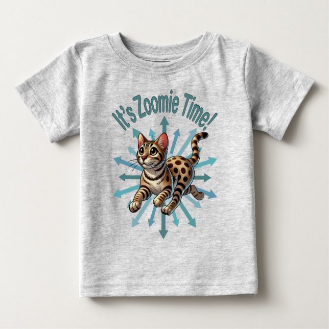 Camiseta De Bebé Es el gato de Zoomie Time Bengal (Anverso)