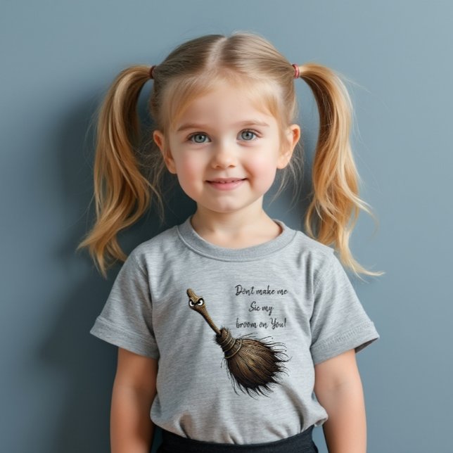 Camiseta De Bebé Escoba Mascota de Brujas (Good broom... he listens well.)