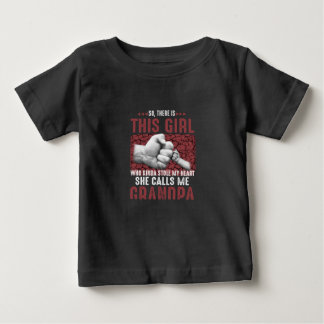 Camiseta De Bebé Esta chica me llama abuelo