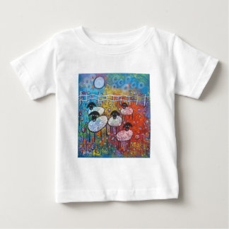 Camiseta De Bebé Felices ovejas en las flores