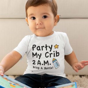 Camiseta De Bebé Fiesta. Mi Casa. 2 A.M.