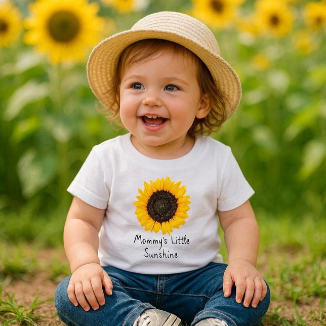 Camiseta De Bebé Flor amarillo suave girasol (Mommy's little sunshine, a darling sunflower t-shirt, perfect for any toddler girl. )