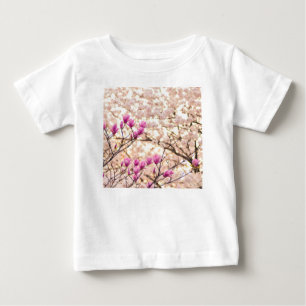Camiseta De Bebé Flor Primaria de Magnolias Púrpuras y Florecientes