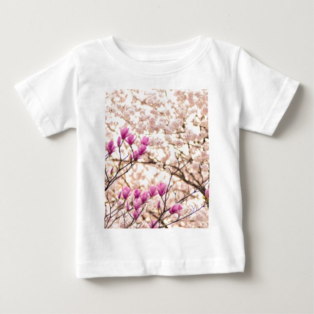 Camiseta De Bebé Flor Primaria de Magnolias Púrpuras y Florecientes (Anverso)