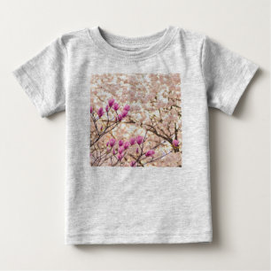 Camiseta De Bebé Flor Primaria de Magnolias Púrpuras y Florecientes
