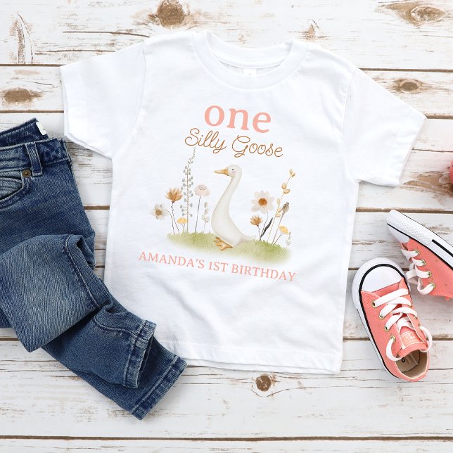 Camiseta De Bebé Floral rústica beige un tonto oca primer cumpleaño (One Silly Goose 1st Birthday T-shirt Girl, Personalized Girls First Birthday T-shirt Silly Goose,)