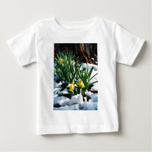 Camiseta De Bebé Flores de los Daffodils amarillos en la nieve