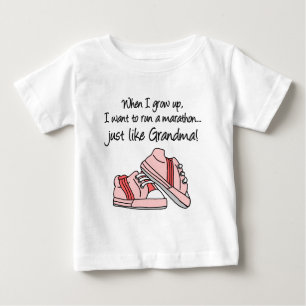 Camiseta De Bebé Funcione con el maratón apenas como mi abuela