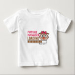 Camiseta De Bebé Future Manager Cargando Funny Owl Birthday Girly<br><div class="desc">Future Manager Cargando Camiseta Funny Owl Birthday Girly Baby T-Shirt es una plantilla de cumpleaños chica T-Shirt. Camiseta para bebé, divertida, moderna y de moda, presenta "Future Manager Loading" personalizada, una chica graciosa de gerente que lleva una cinta de pelo, barra de carga marrón y "por favor espere" debajo. Adorable...</div>