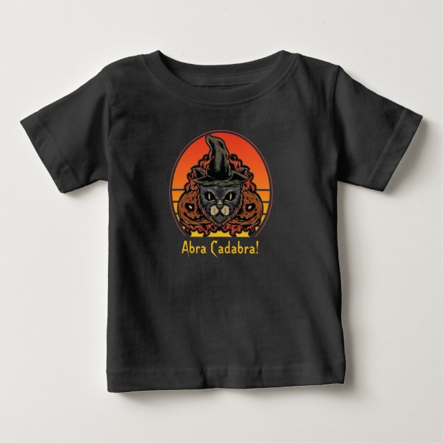 Camiseta De Bebé Gato de Halloween en el Gorra de brujas Abra Cadab (Anverso)