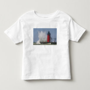 Camiseta De Bebé Gente en el muelle observa grandes olas rompientes