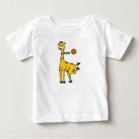 Giraffe en baloncesto con aro de baloncesto
