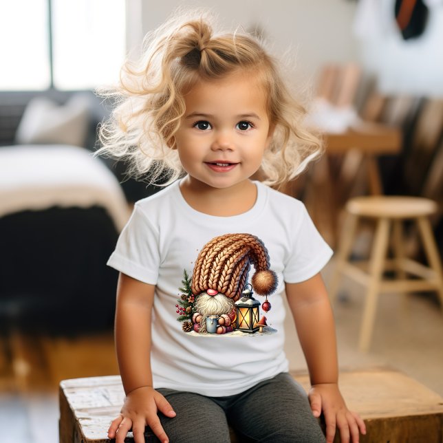 Camiseta De Bebé Gnome Made Eggnog Toddler T-Shirt (Personalize this cute Christmas Gnome toddler shirt. )