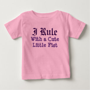 Camiseta De Bebé Gobierno con un pequeño puño lindo