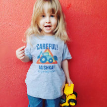 Gracioso excavador de excavadoras de fondo verde