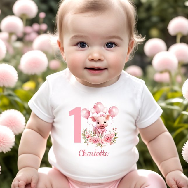 Camiseta De Bebé Granja de cerdo rosada 1.ᵉʳ Nacimiento 1.ª Nacida  (Pink Cute Pig Farm 1st Birthday Name Baby Girl Baby T-Shirt)