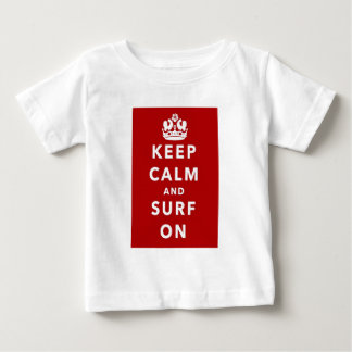 Camiseta De Bebé Guarde la calma y practique surf encendido