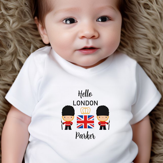 Camiseta De Bebé Guardias amables de Londres Nombra de niño británi (Cute London Guards British Boy Baby T-shirt)