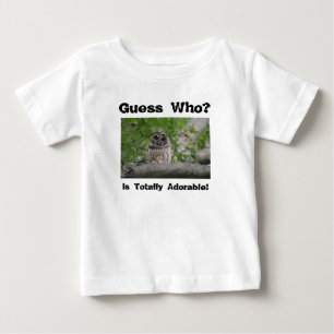 Camiseta De Bebé 'Guess Who' is adorable, baby clothing!