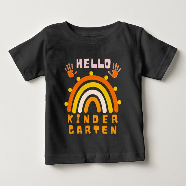 CAMISETA DE BEBÉ HELLO KINDERGARTEN - GUAY RAINBOW (Anverso)