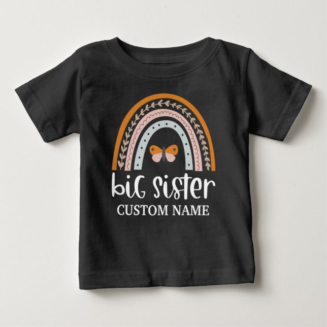 Camiseta De Bebé Hermana Mayor Personalizada Boho Arcoíris y Maripo (Anverso)