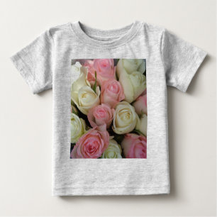 Camiseta De Bebé Hermoso Bouquet de flores de rosas blancas rosas
