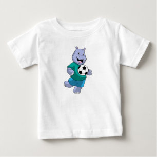 Camiseta De Bebé Hippo como jugador de fútbol con fútbol
