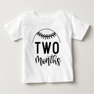 Camiseta De Bebé Hito bebé de béisbol de dos meses -