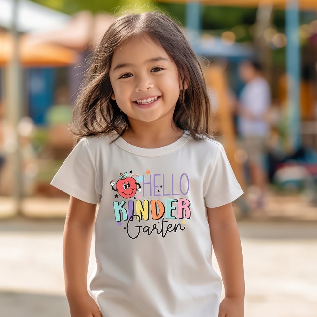 Camiseta De Bebé Hola Kindergarten Primer Día de la Escuela Apple (Hello Kindergarten First Day of School Shirt)