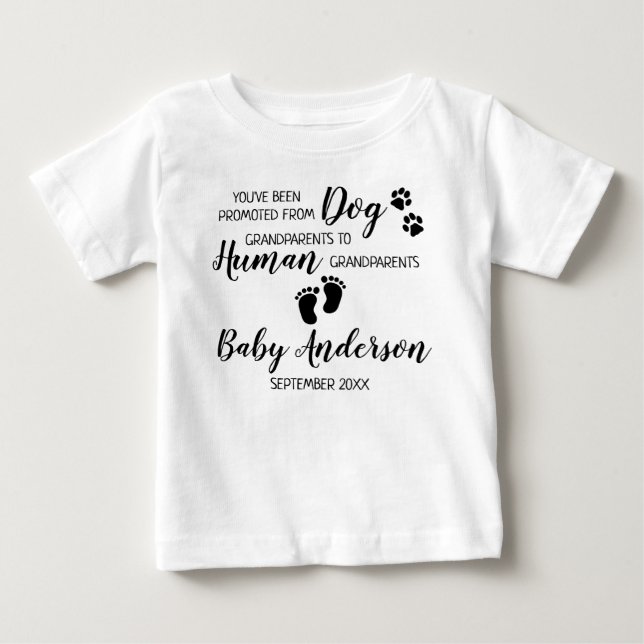Camiseta De Bebé Invitación de embarazo de abuelos de perro promovi (Anverso)