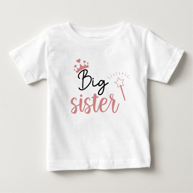 Camiseta De Bebé Invitación de llegada de bebé de hermana grande (Anverso)