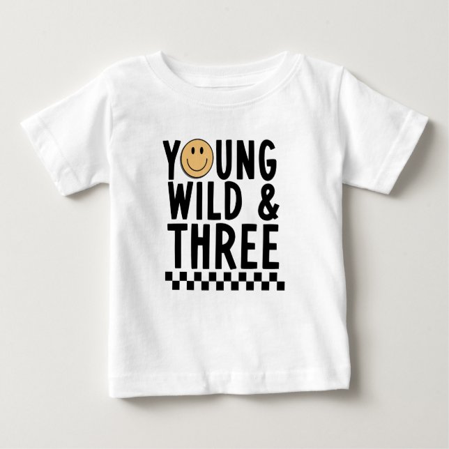 Camiseta De Bebé Jóvenes silvestres y tres camisas de cumpleaños (Anverso)
