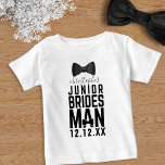 Camiseta De Bebé Junior Bridesman Bow Tie Bridal Party Name<br><div class="desc">¡Trata a tu novia junior a camisetas de novios jóvenes con corbata de arco! Solo tienes que añadir su nombre y la fecha de su boda y conseguir que los huéspedes se unan con su amabilidad. Ropa perfecta para ensayos bodas</div>