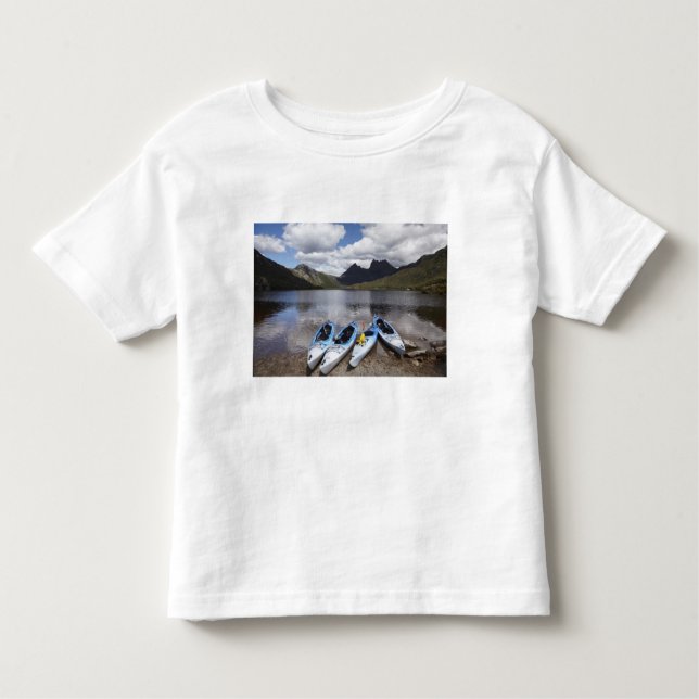 Camiseta De Bebé Kayaks, Cradle Mountain y Dove Lake, Cradle (Anverso)
