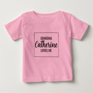 Camiseta De Bebé La abuela personalizada me ama a mi nieto