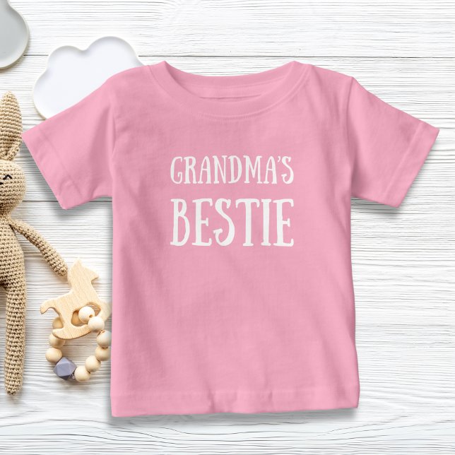Camiseta De Bebé La abuelita, linda (Subido por el creador)