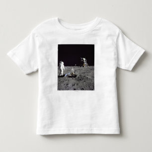 Camiseta De Bebé La aldrina mira detrás la base de la tranquilidad