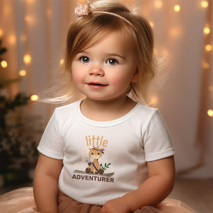 Camiseta De Bebé La Moda Boho Giraffe Cita al Pequeño Aventurero