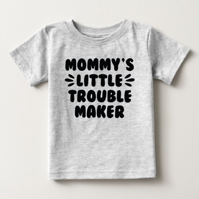 Camiseta De Bebé La pequeña creadora de problemas de mamá (Anverso)